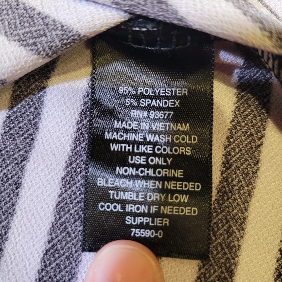 Worthington Black and White Striped Half Open Sleeve Blouse Crew Neck Size M - Picture 8 of 9